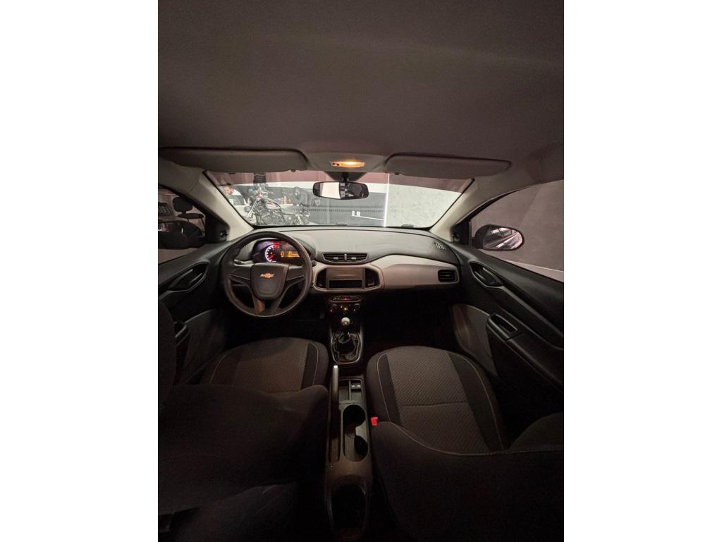 CHEVROLET Onix Hatch - Foto