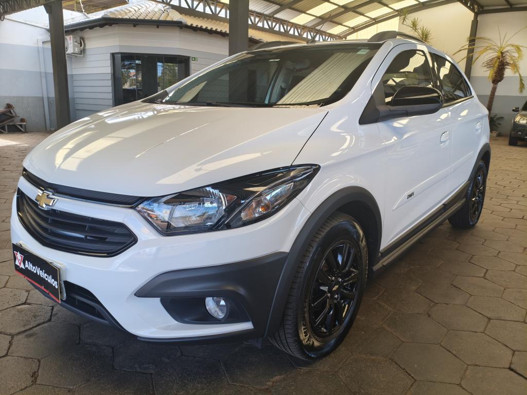 CHEVROLET Onix Hatch - Foto
