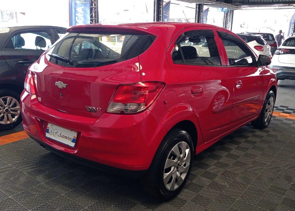 CHEVROLET Onix Hatch - Foto