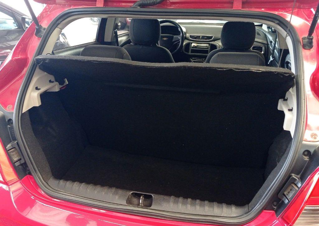CHEVROLET Onix Hatch - Foto