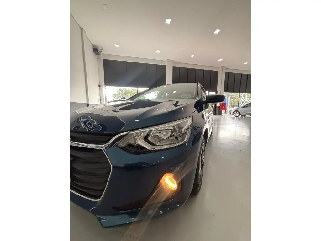 CHEVROLET Onix Hatch - Foto