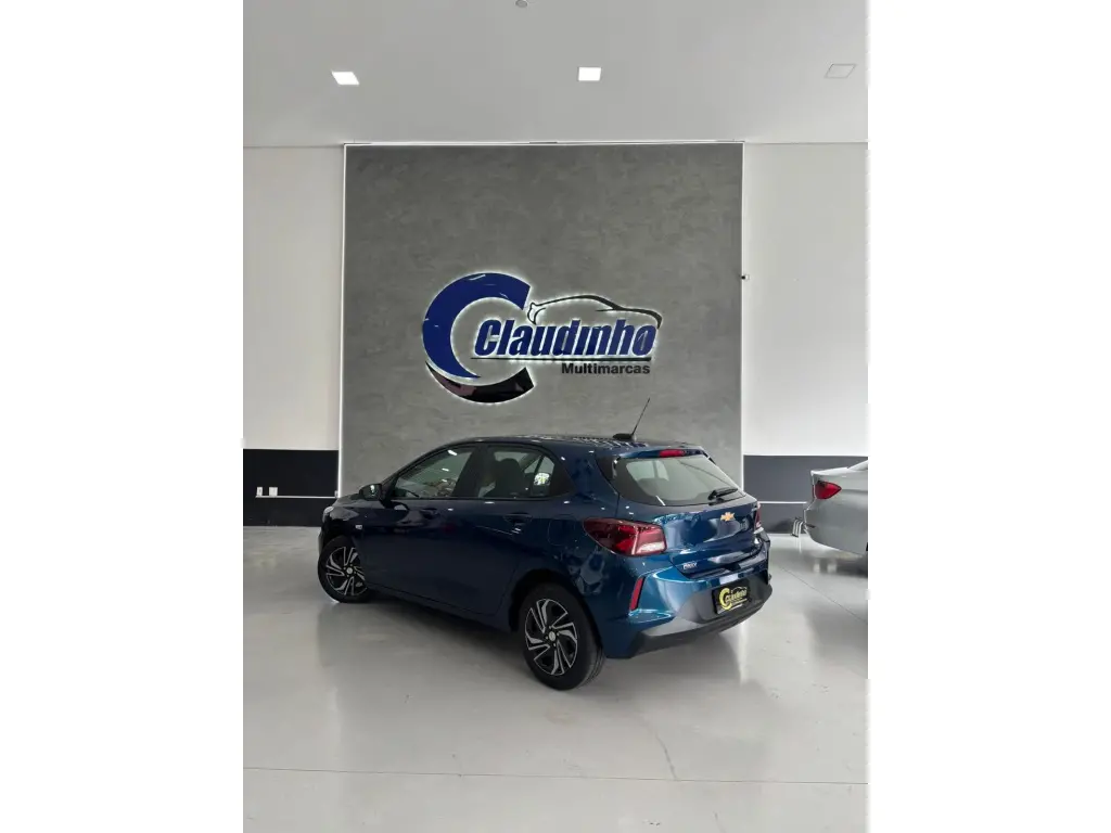 CHEVROLET Onix Hatch - Foto