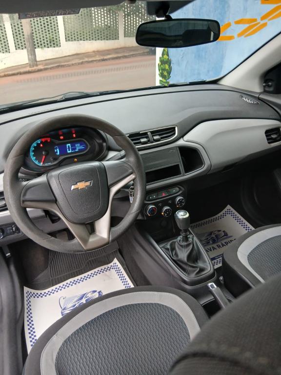 CHEVROLET Onix Hatch - Foto