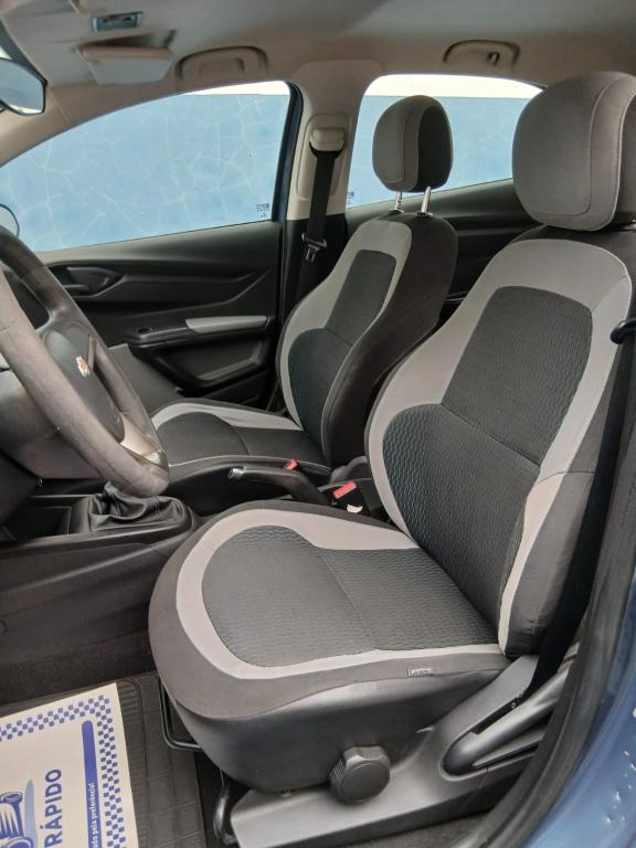 CHEVROLET Onix Hatch - Foto