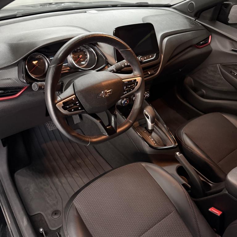 CHEVROLET Onix Hatch - Foto