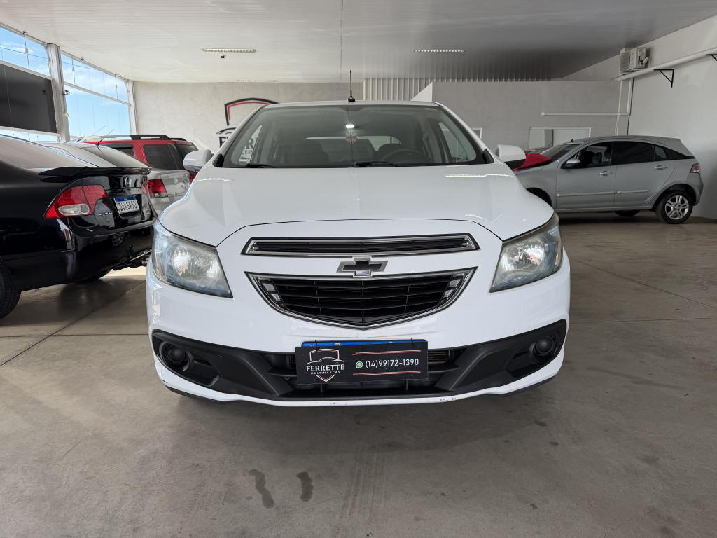 CHEVROLET Onix Hatch - Foto