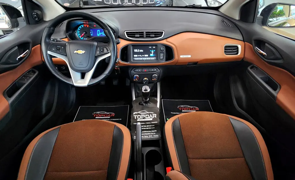 CHEVROLET Onix Hatch - Foto