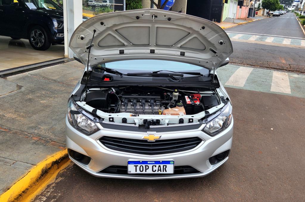 CHEVROLET Onix Hatch - Foto
