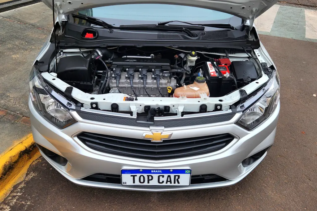 CHEVROLET Onix Hatch - Foto