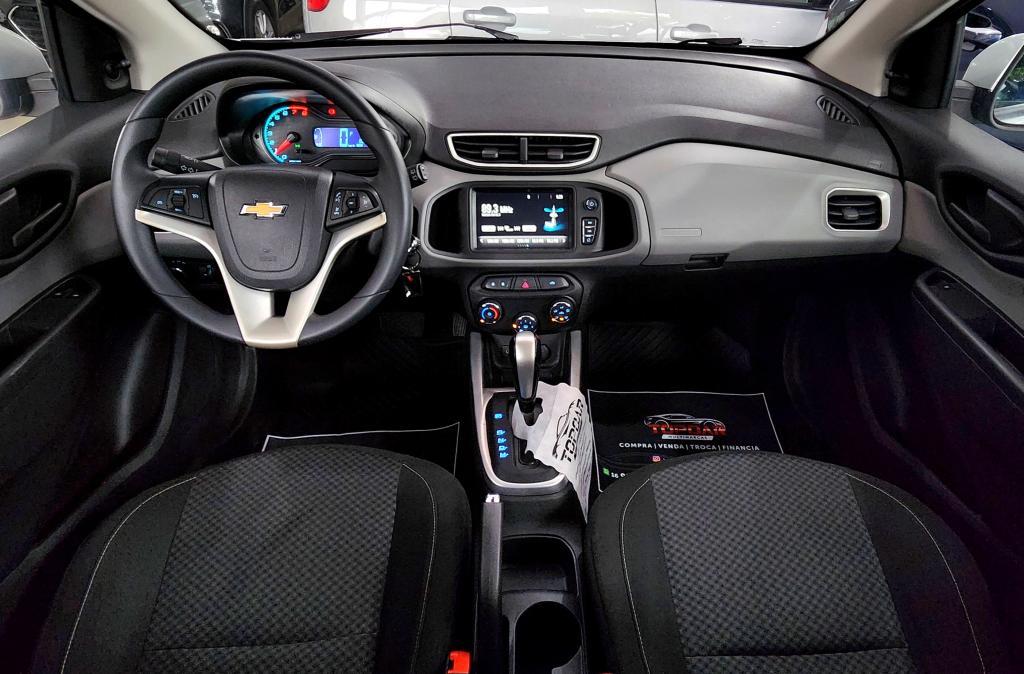 CHEVROLET Onix Hatch - Foto