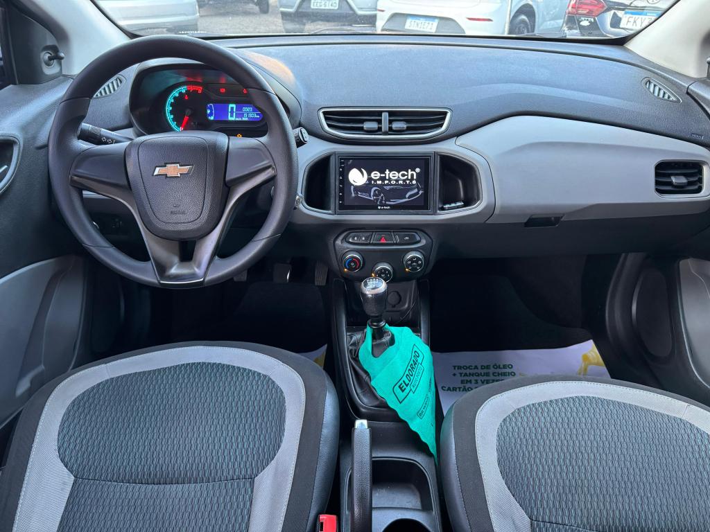 CHEVROLET Onix Hatch - Foto