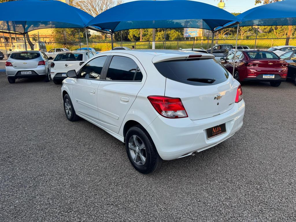 CHEVROLET Onix Hatch - Foto
