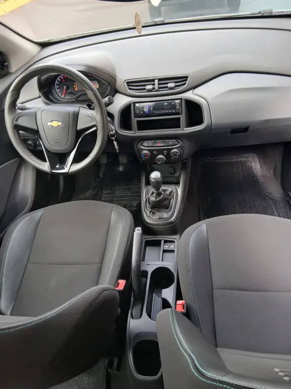 CHEVROLET Onix Hatch - Foto