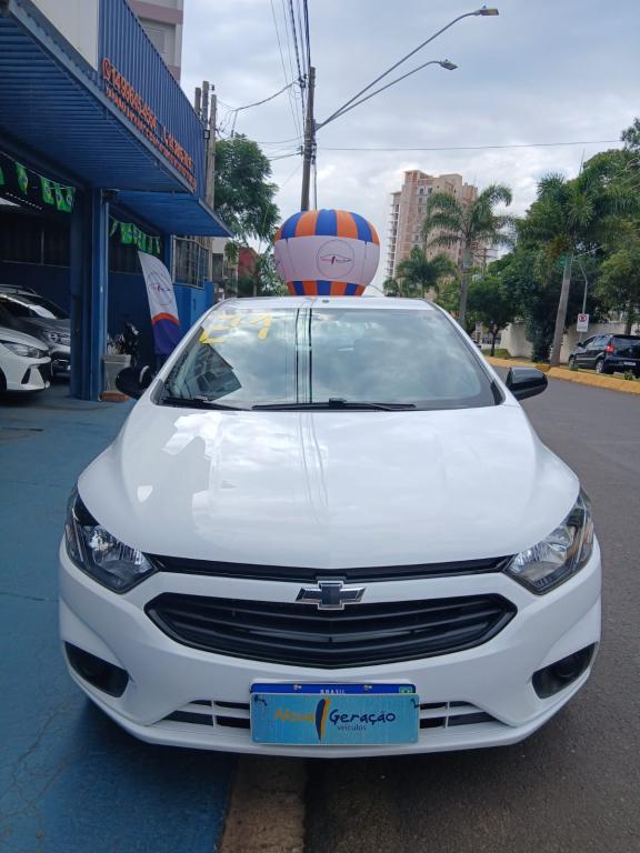 CHEVROLET Onix Hatch - Foto