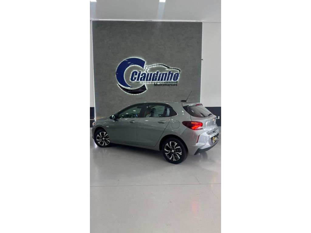 CHEVROLET Onix Hatch - Foto