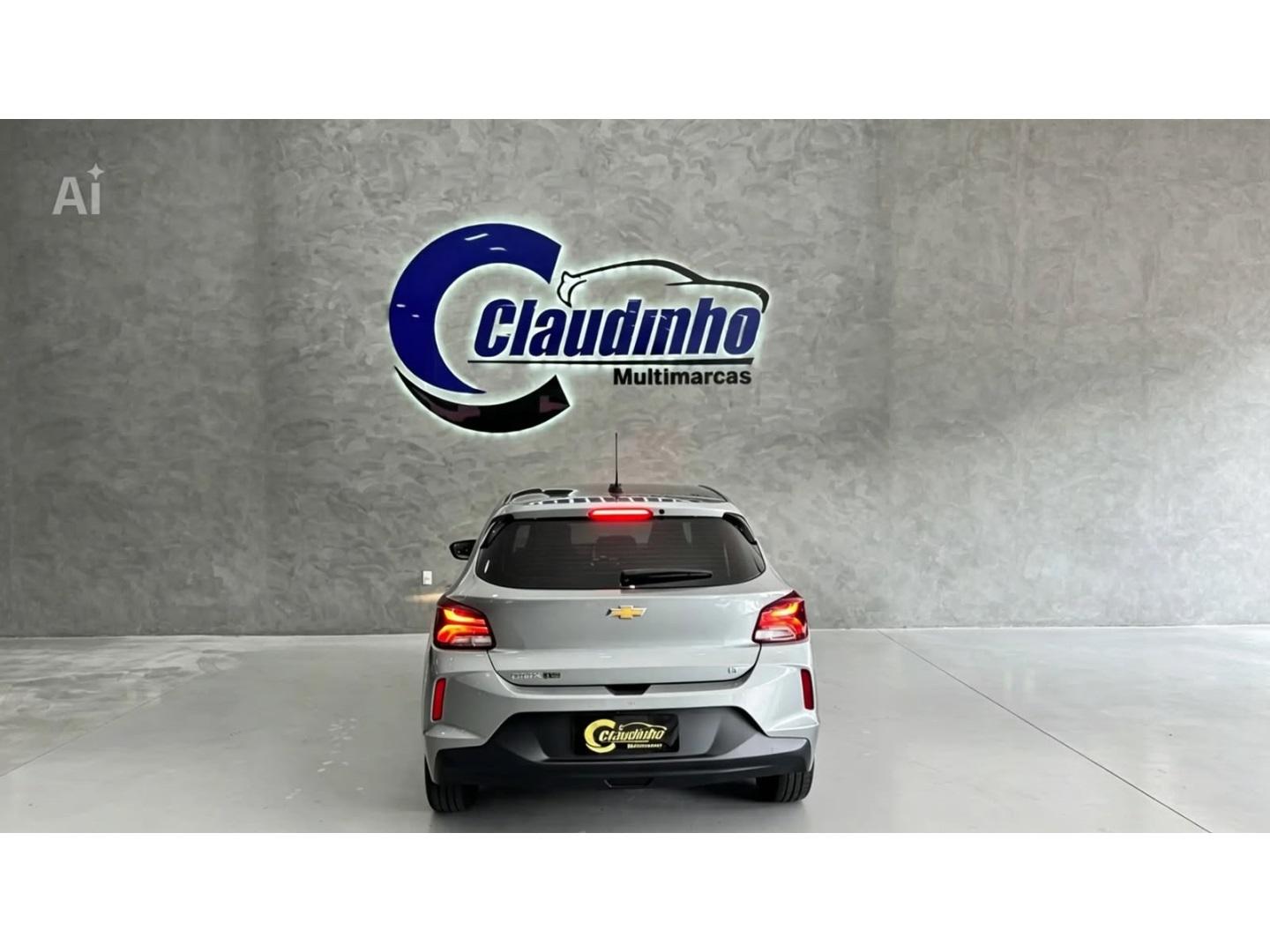 CHEVROLET Onix Hatch - Foto