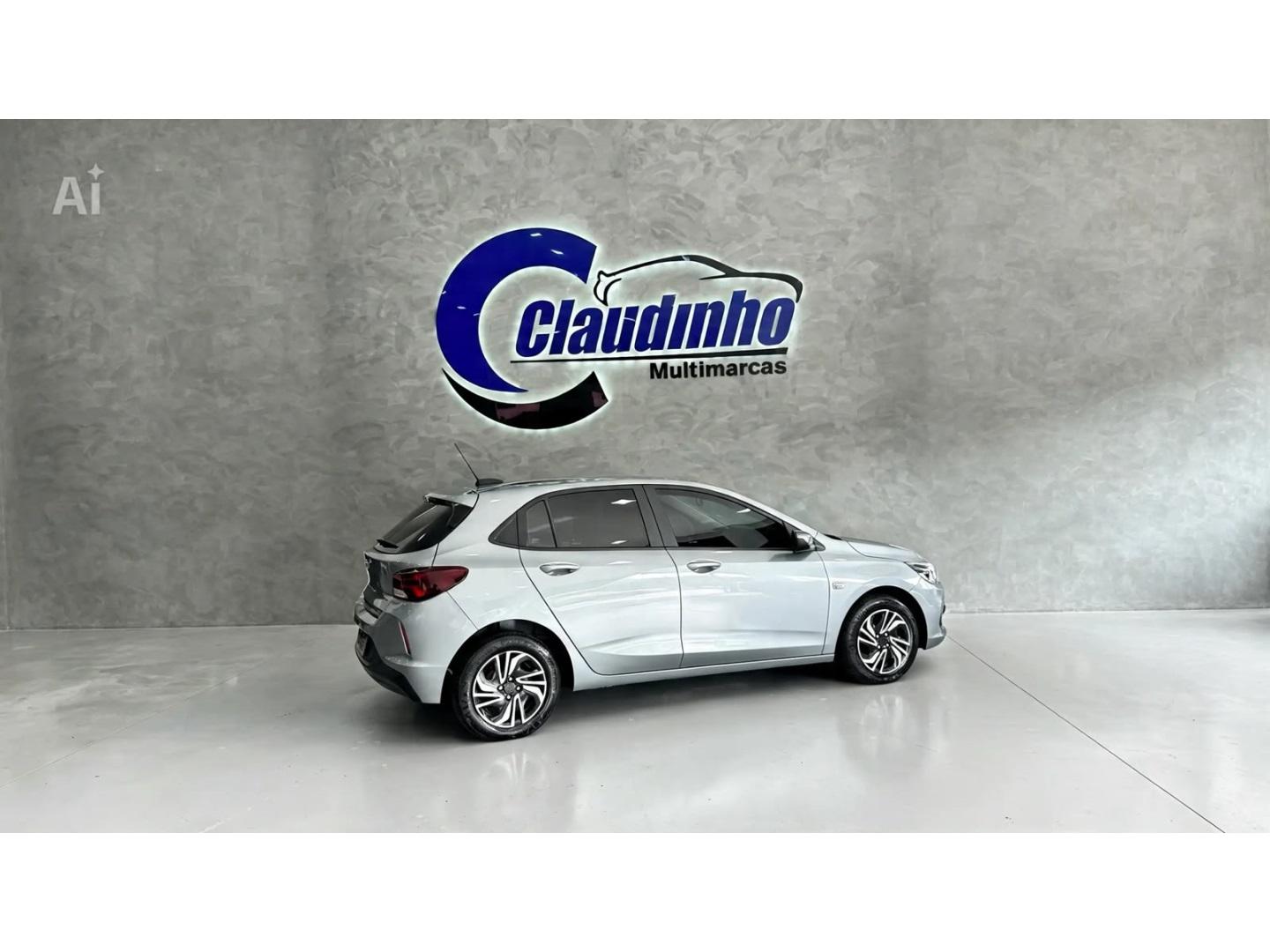 CHEVROLET Onix Hatch - Foto