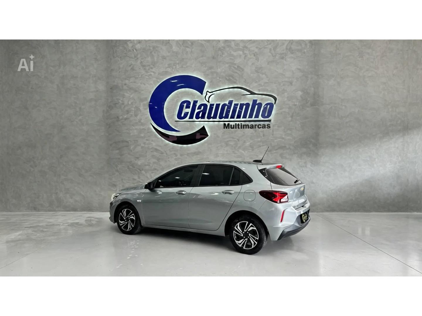 CHEVROLET Onix Hatch - Foto