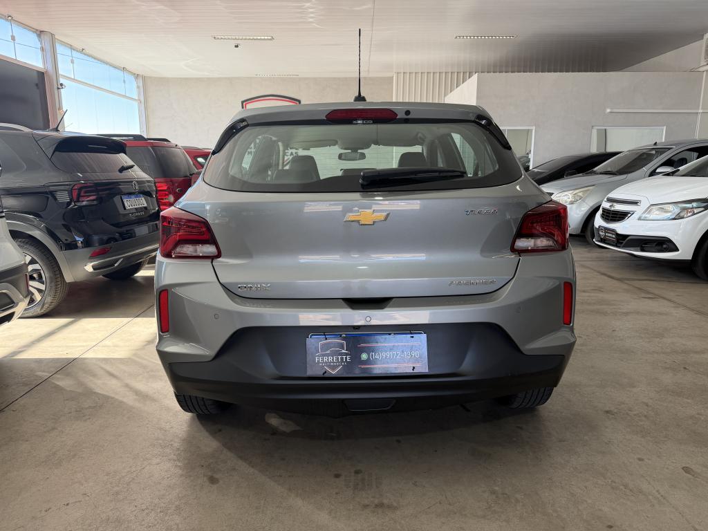 CHEVROLET Onix Hatch - Foto