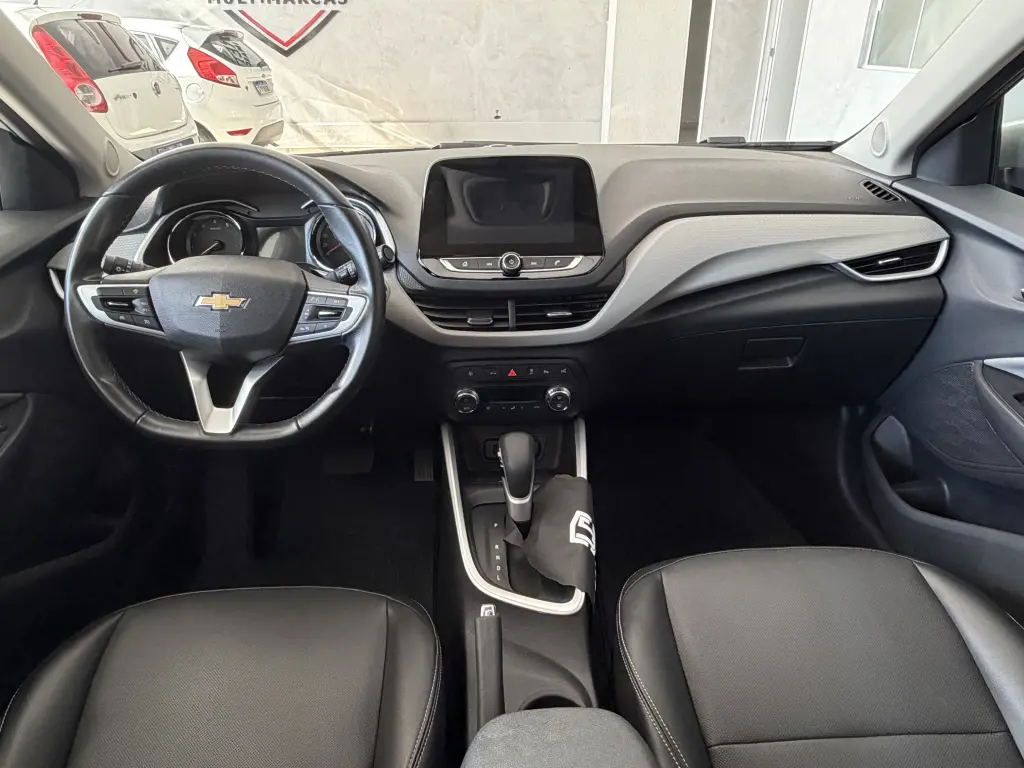 CHEVROLET Onix Hatch - Foto