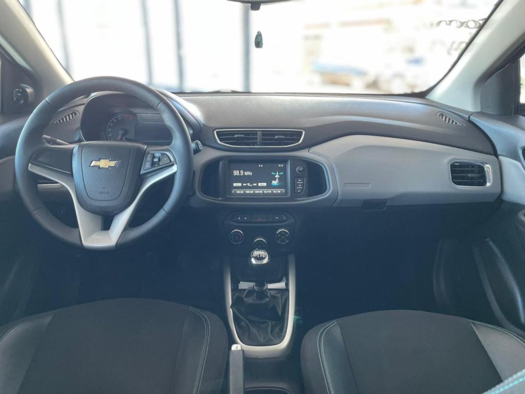 CHEVROLET Onix Hatch - Foto