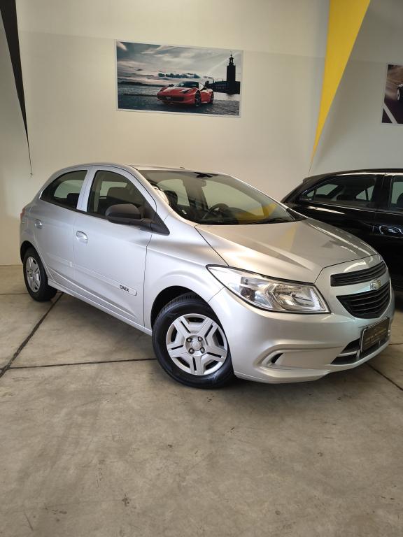 CHEVROLET Onix Hatch