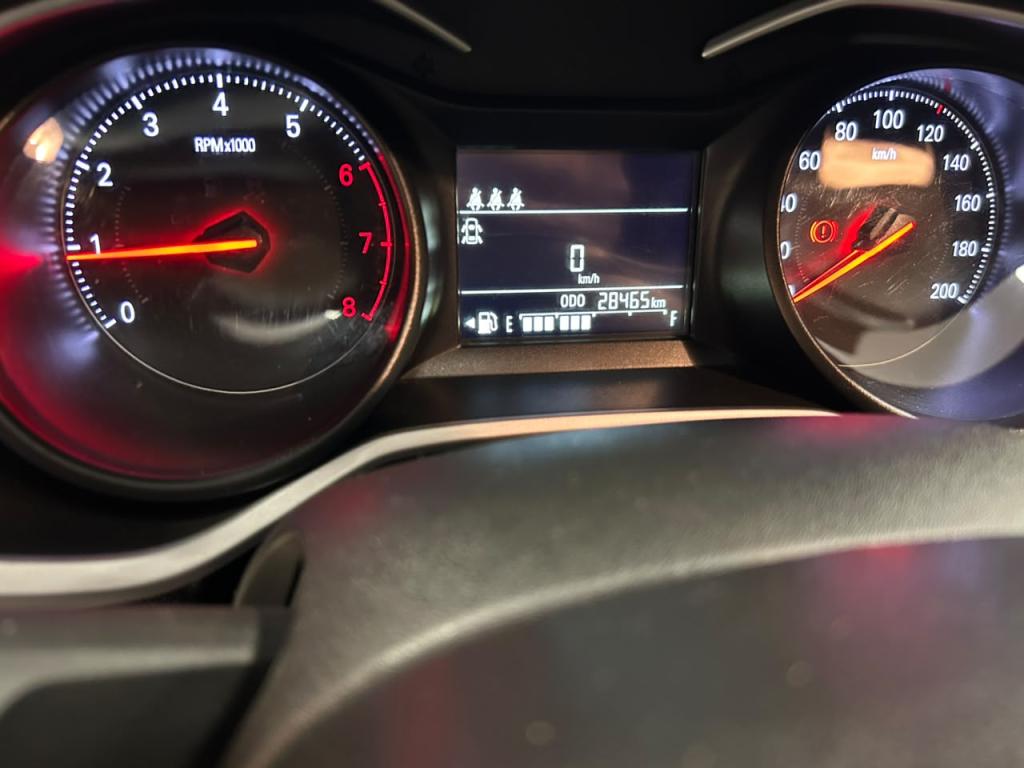 CHEVROLET Onix Hatch - Foto