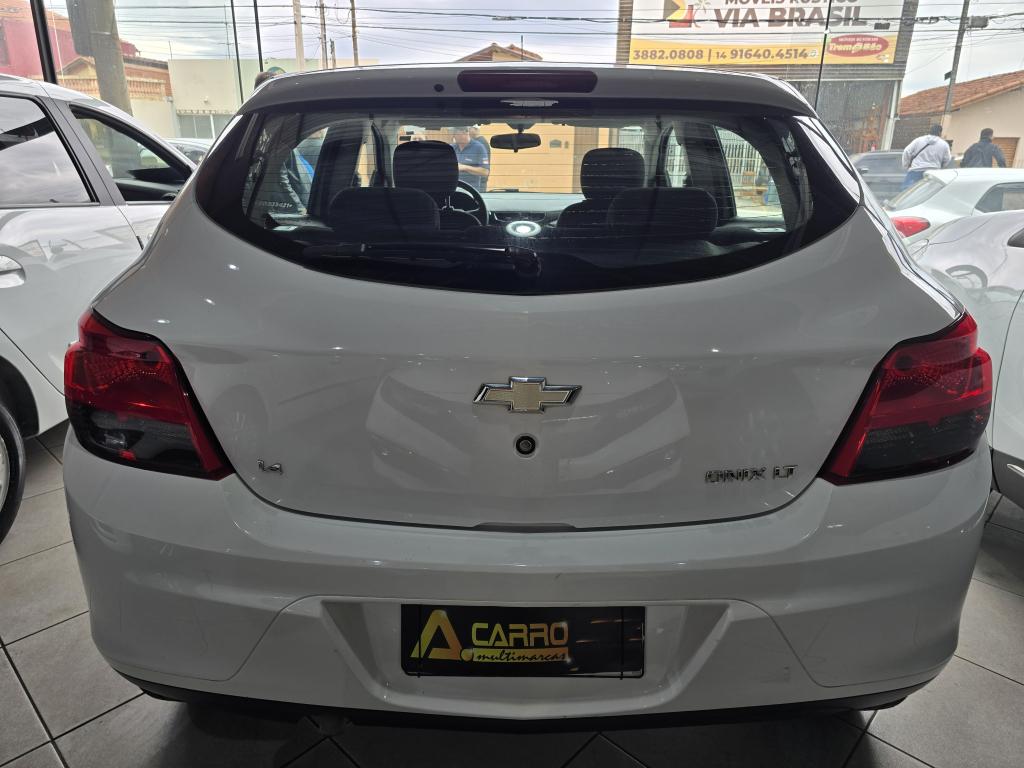 CHEVROLET Onix Hatch - Foto