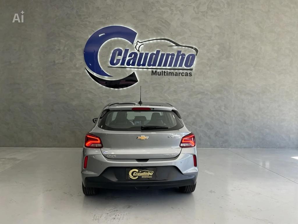 CHEVROLET Onix Hatch - Foto