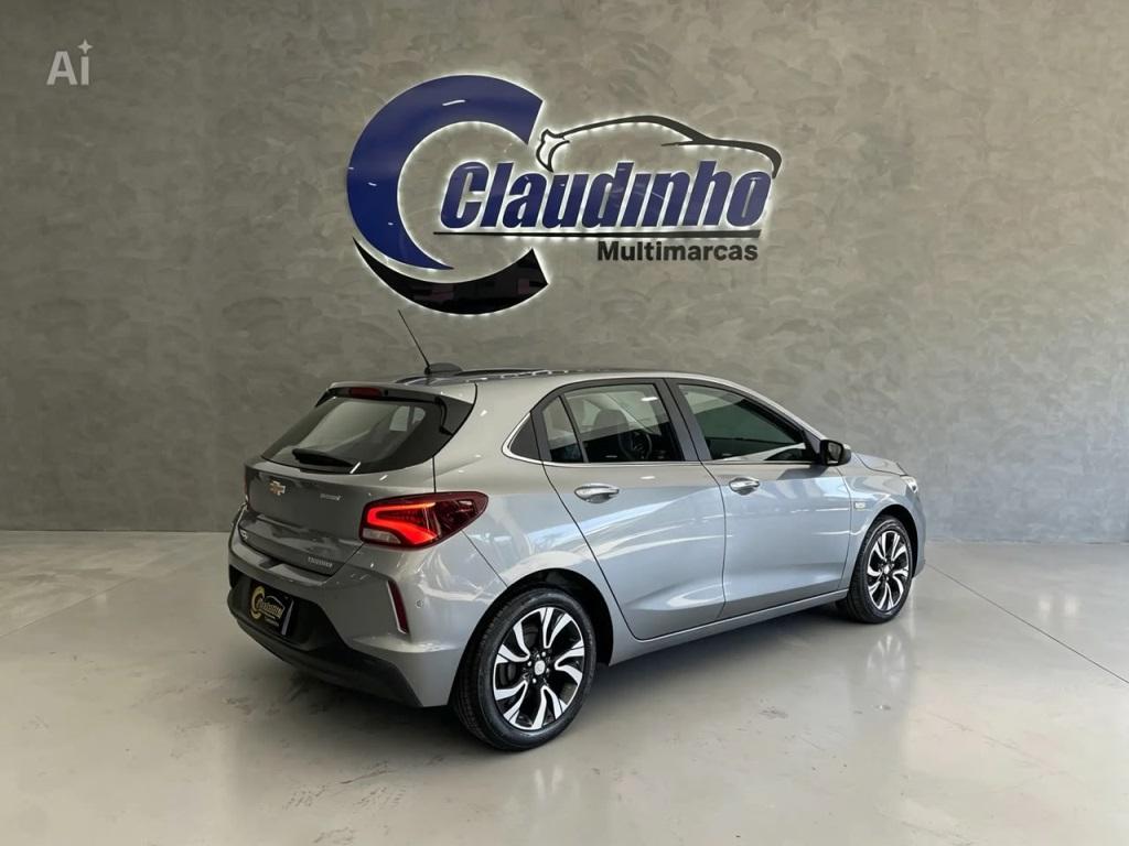 CHEVROLET Onix Hatch - Foto