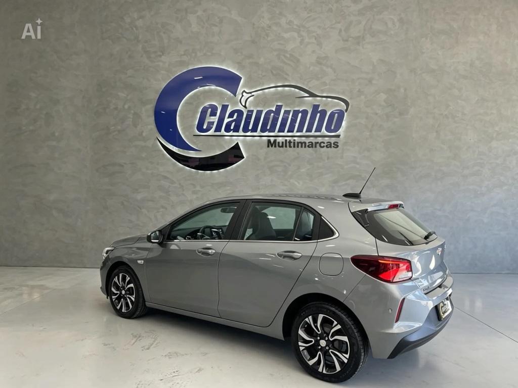 CHEVROLET Onix Hatch - Foto