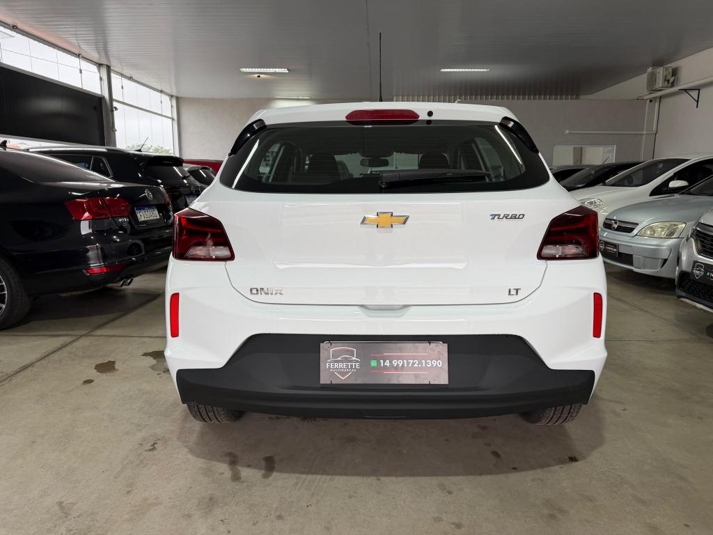 CHEVROLET Onix Hatch - Foto