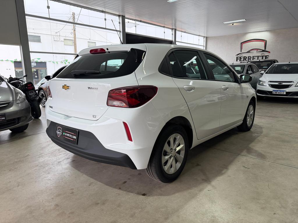 CHEVROLET Onix Hatch - Foto