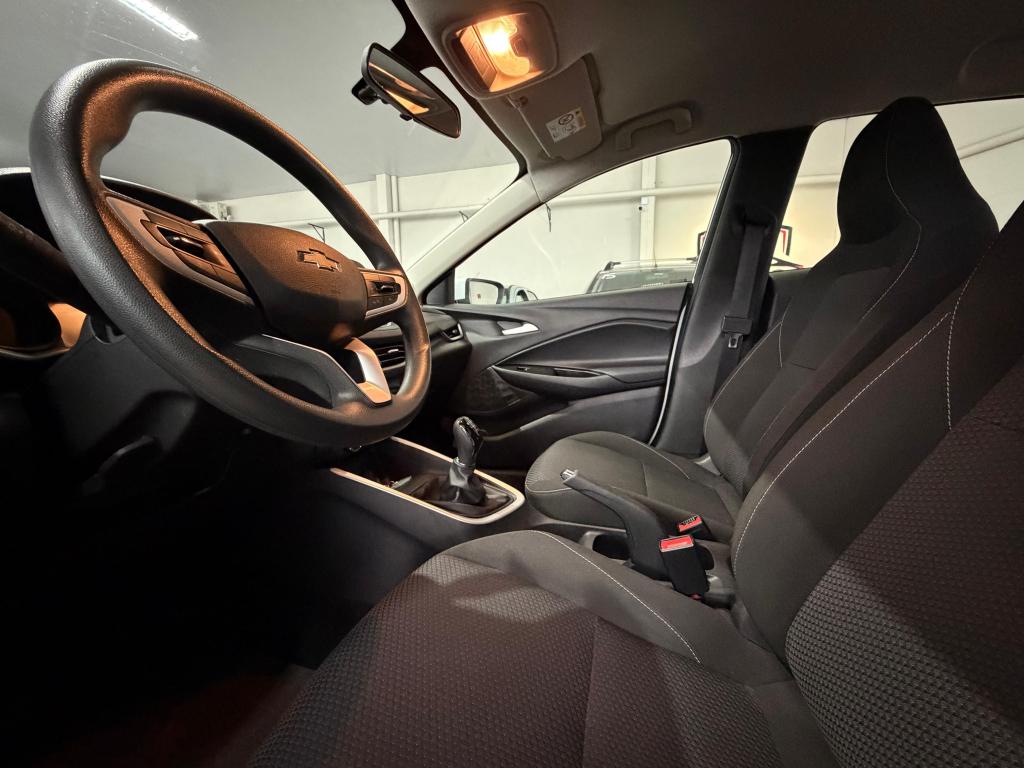 CHEVROLET Onix Hatch - Foto