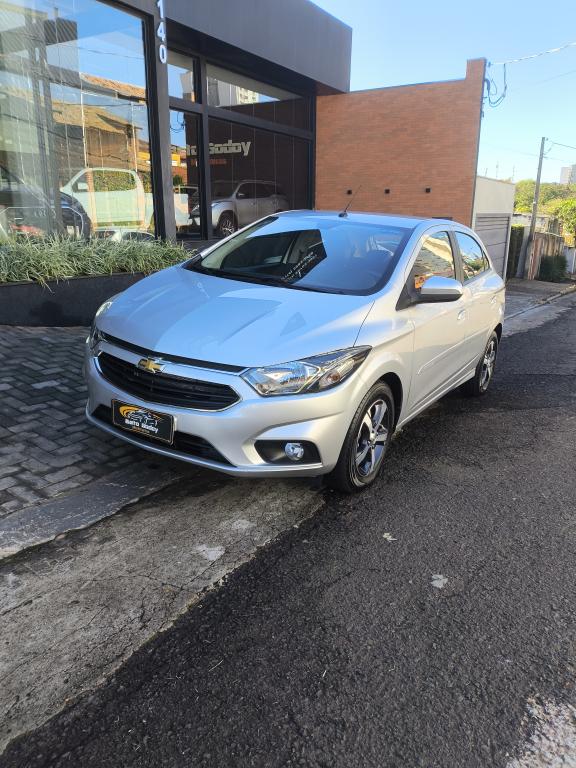 CHEVROLET Onix Hatch - Foto