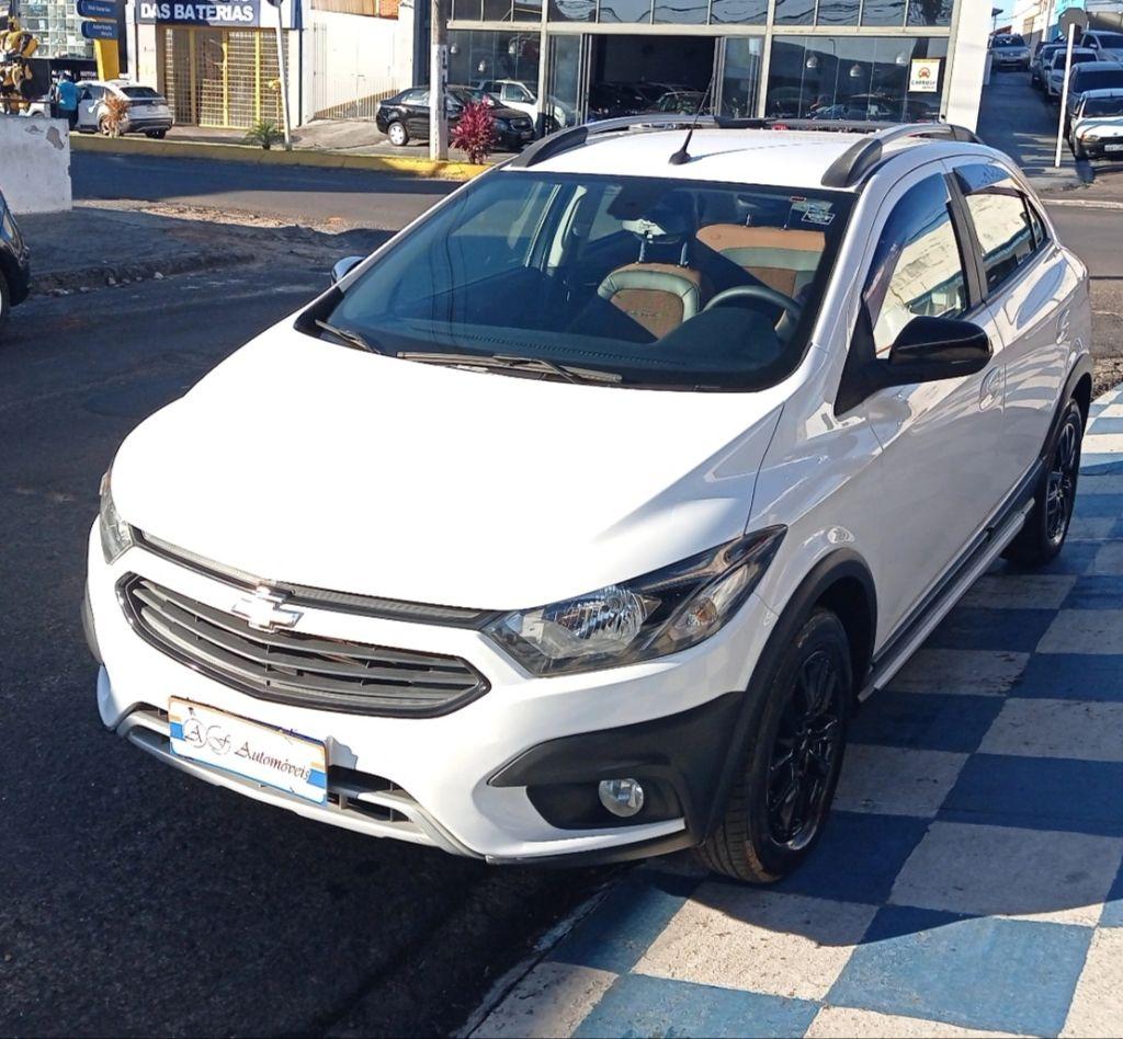 CHEVROLET Onix Hatch - Foto