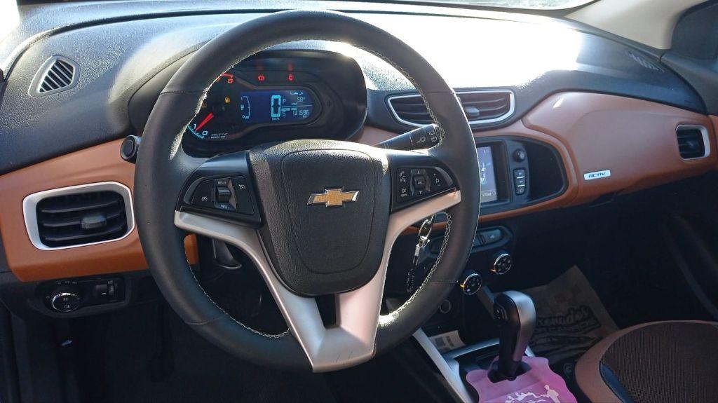 CHEVROLET Onix Hatch - Foto