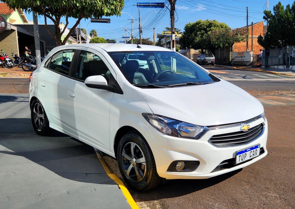 CHEVROLET Onix Hatch - Foto