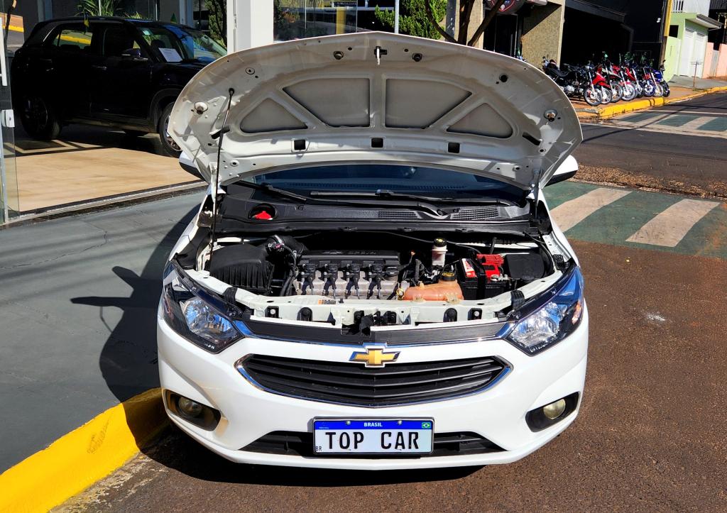 CHEVROLET Onix Hatch - Foto