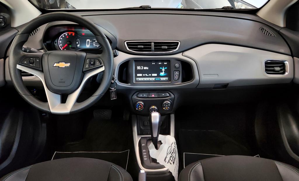 CHEVROLET Onix Hatch - Foto