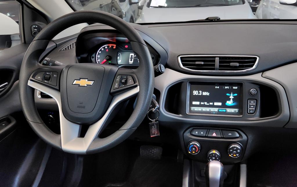 CHEVROLET Onix Hatch - Foto