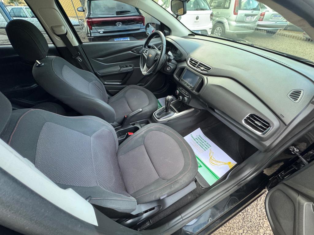 CHEVROLET Onix Hatch - Foto