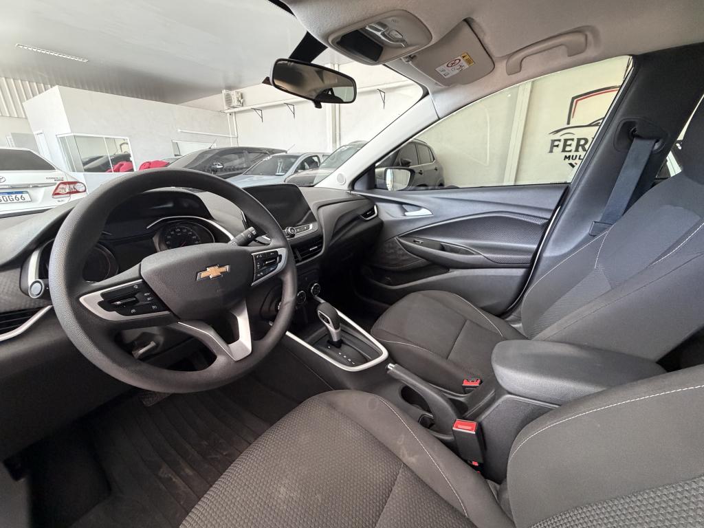 CHEVROLET Onix Hatch - Foto
