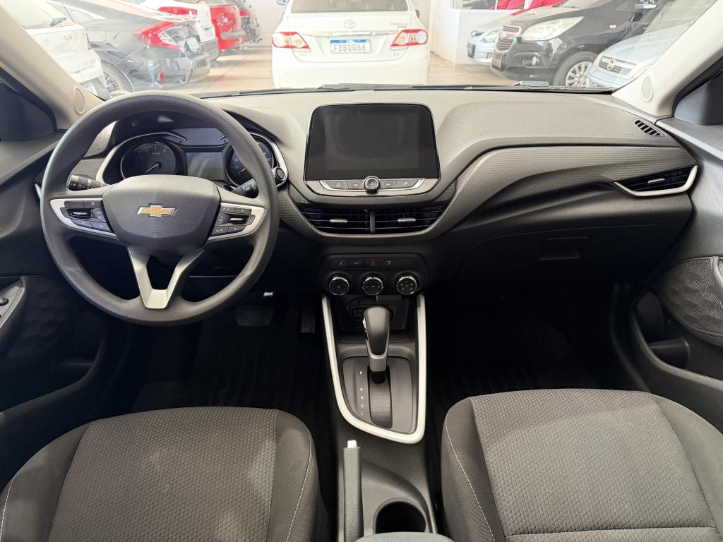 CHEVROLET Onix Hatch - Foto
