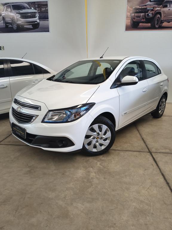 CHEVROLET Onix Hatch - Foto