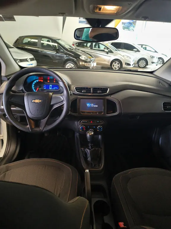 CHEVROLET Onix Hatch - Foto