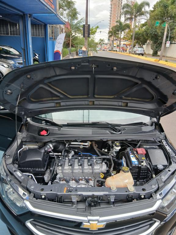 CHEVROLET Onix Hatch - Foto