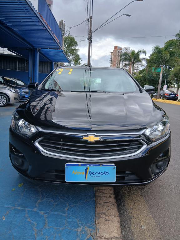 CHEVROLET Onix Hatch - Foto