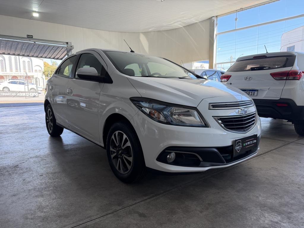 CHEVROLET Onix Hatch - Foto