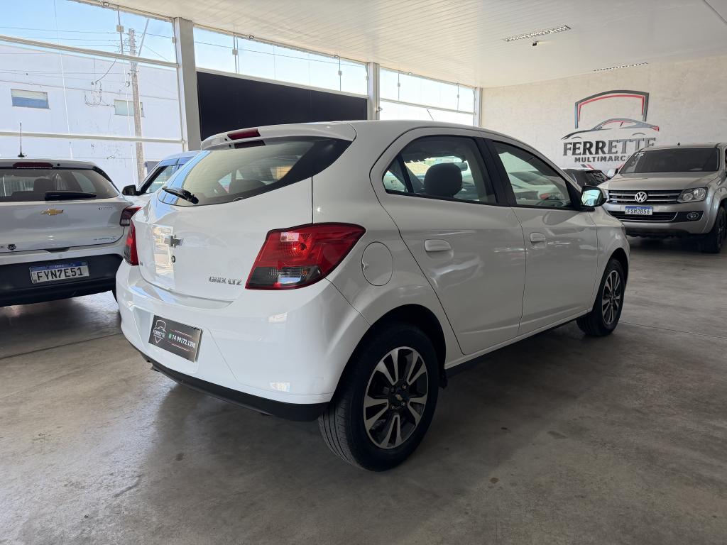 CHEVROLET Onix Hatch - Foto